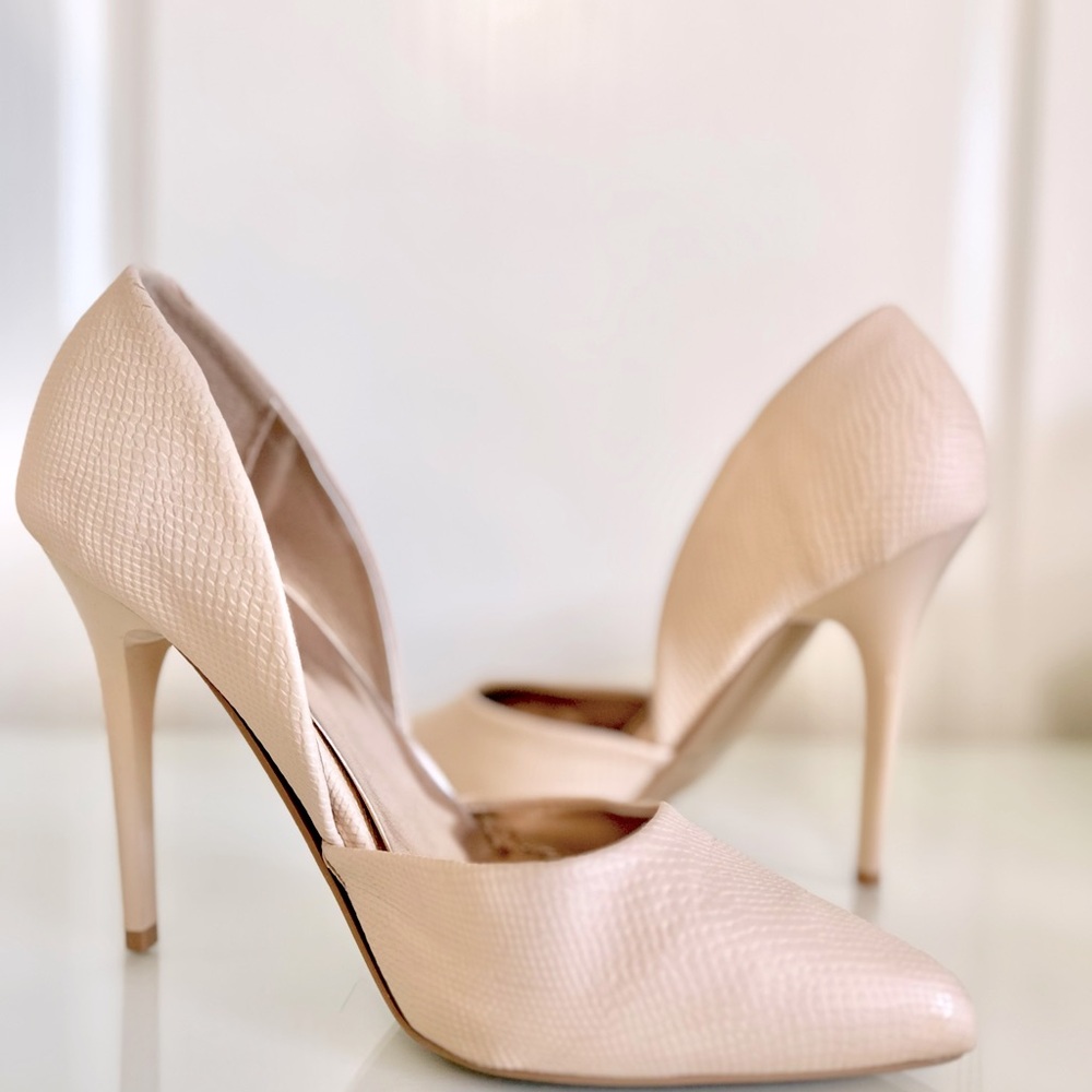 NUDE HEELS